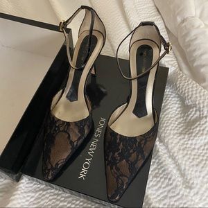 Jones New York black lace heels